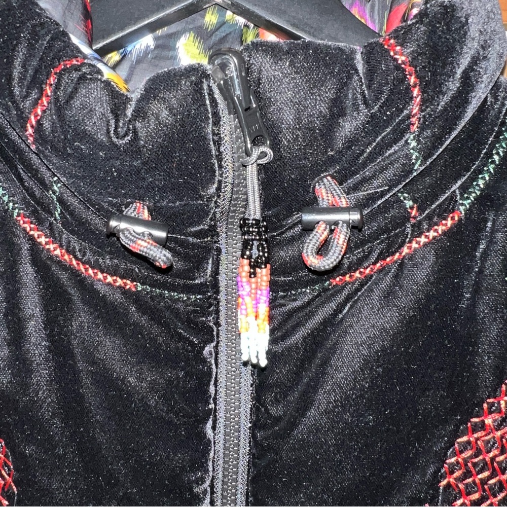 Farm Rio Embroidered Reversible Puffer Jacket - Picture 8 of 12